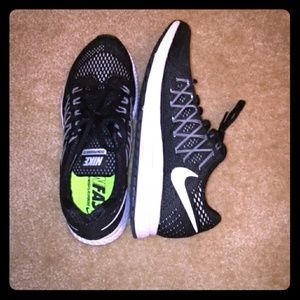 Nike Womens Air Zoom Pegasus 32 Size 9.5